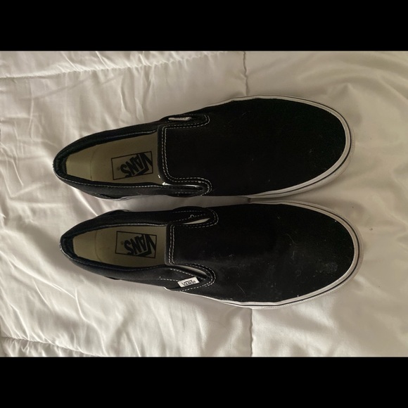 black slip on vans - Picture 3 of 4